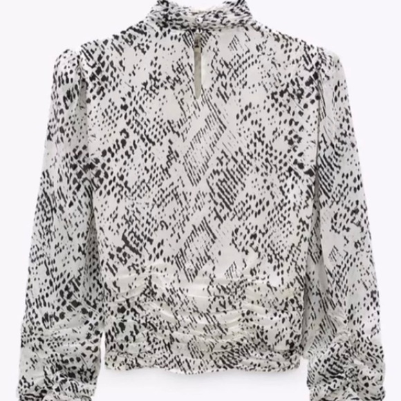 Zara White and Black Print Mock Neck Crop Top Size XL - Picture 3 of 10